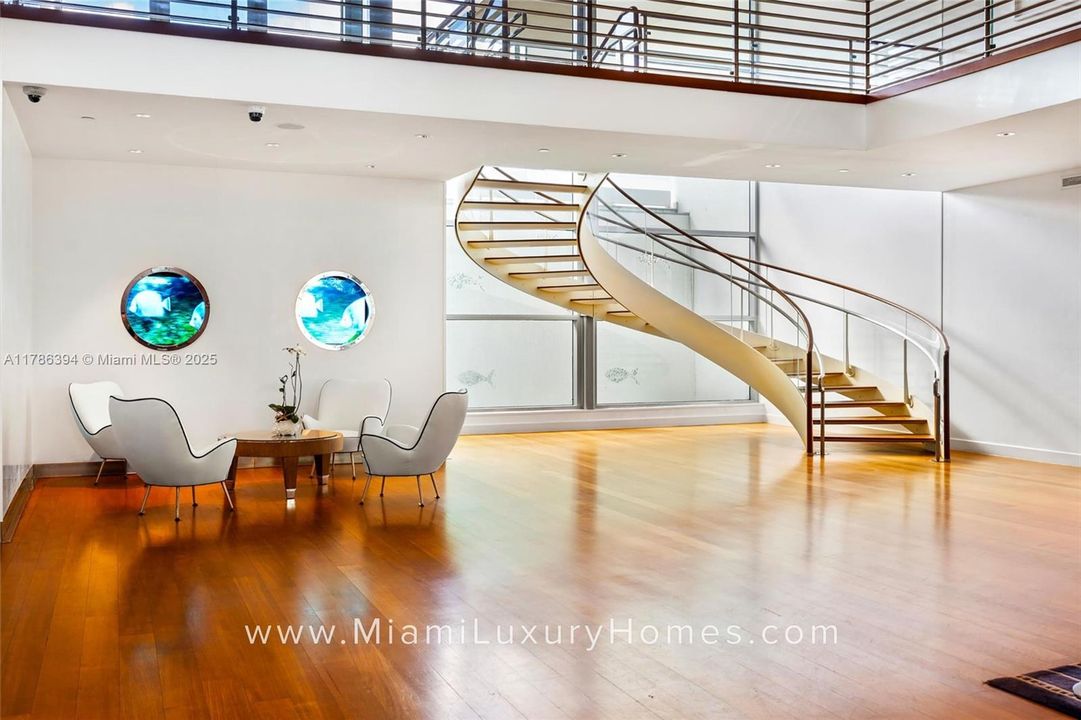 Vendido Recientemente: $3,295,000 (2 camas, 2 baños, 1756 Pies cuadrados)