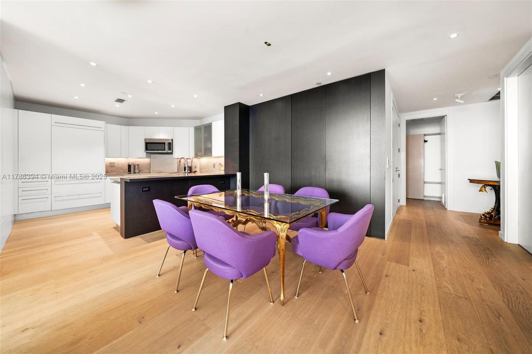 Vendido Recientemente: $3,295,000 (2 camas, 2 baños, 1756 Pies cuadrados)