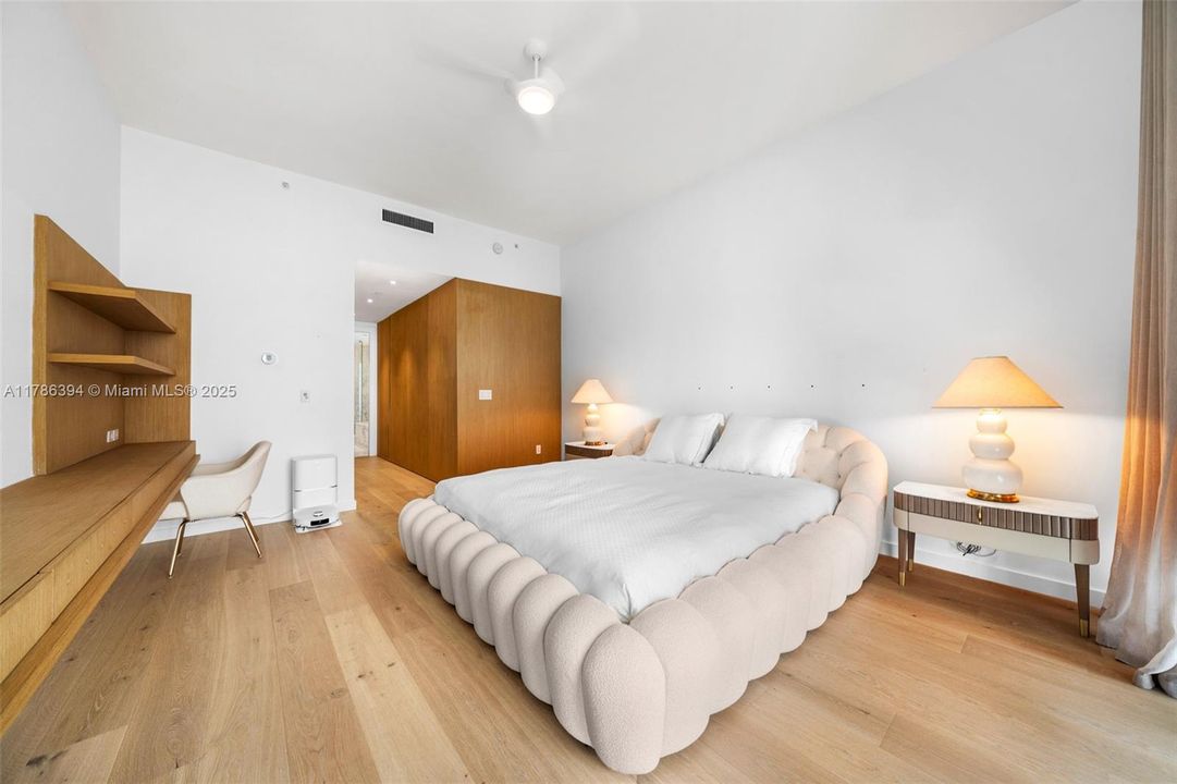 Vendido Recientemente: $3,295,000 (2 camas, 2 baños, 1756 Pies cuadrados)