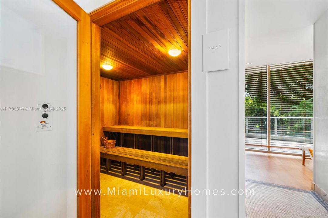 Vendido Recientemente: $3,295,000 (2 camas, 2 baños, 1756 Pies cuadrados)