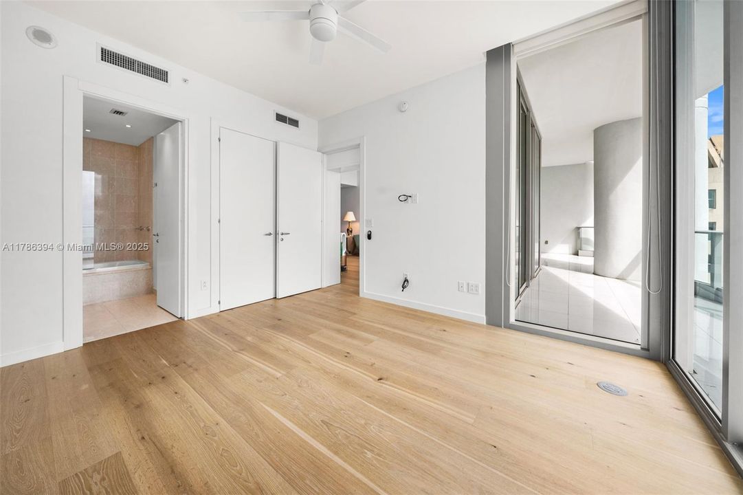 Vendido Recientemente: $3,295,000 (2 camas, 2 baños, 1756 Pies cuadrados)