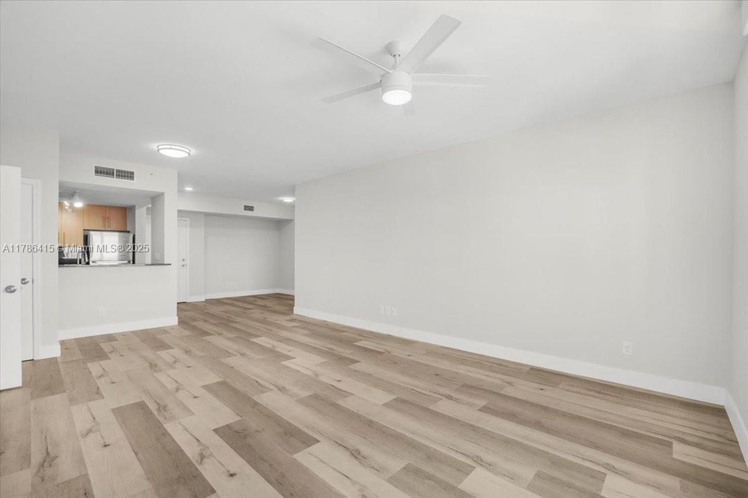 For Sale: $550,000 (2 beds, 2 baths, 1246 Square Feet)