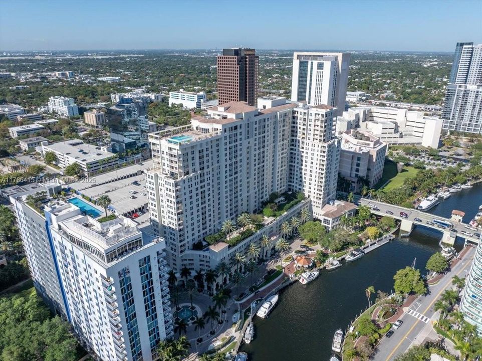 For Sale: $550,000 (2 beds, 2 baths, 1246 Square Feet)