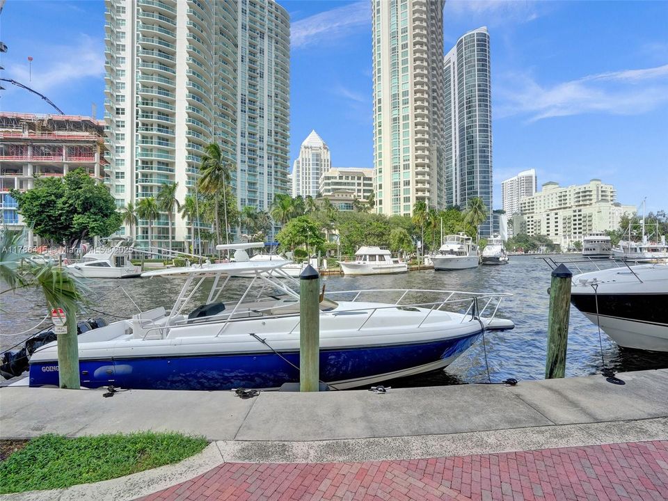 For Sale: $550,000 (2 beds, 2 baths, 1246 Square Feet)