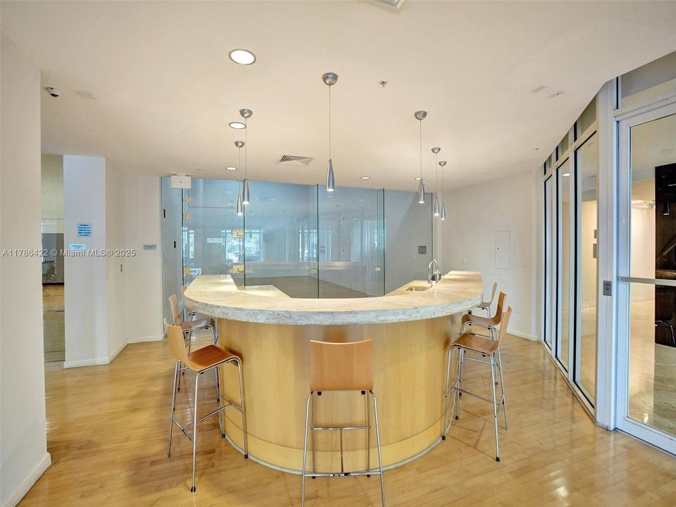 Recently Rented: $3,300 (2 beds, 2 baths, 1246 Square Feet)