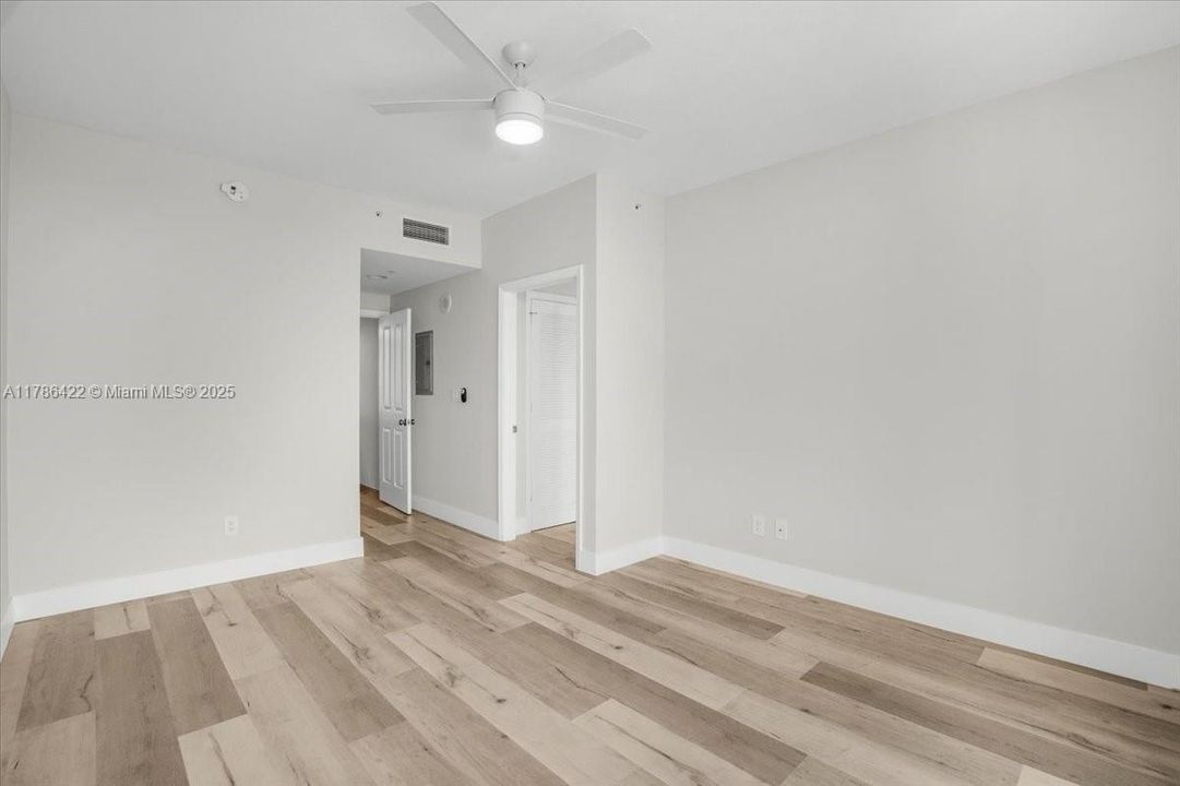 Recently Rented: $3,300 (2 beds, 2 baths, 1246 Square Feet)