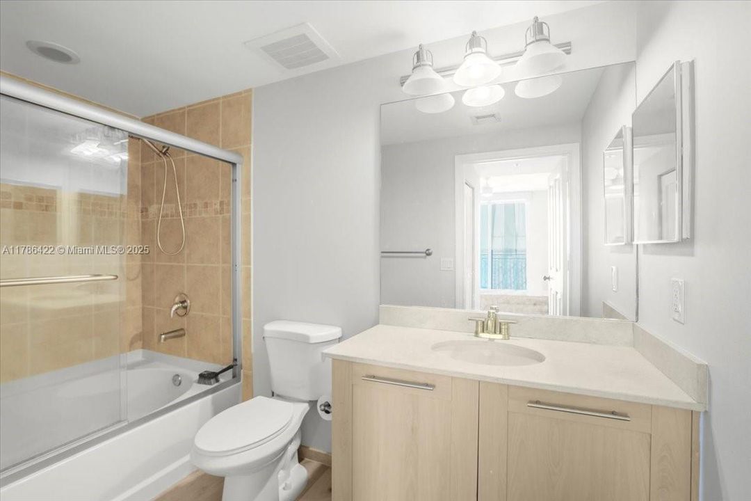 Recently Rented: $3,300 (2 beds, 2 baths, 1246 Square Feet)