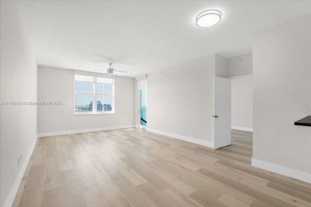 Recently Rented: $3,300 (2 beds, 2 baths, 1246 Square Feet)