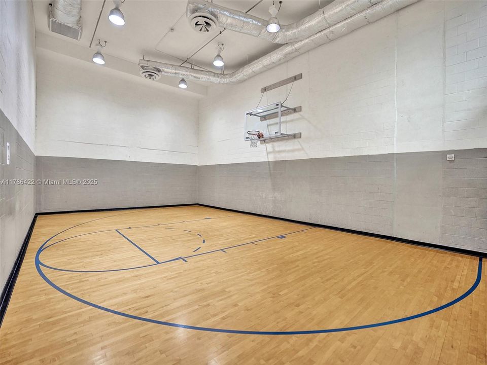 Recently Rented: $3,300 (2 beds, 2 baths, 1246 Square Feet)