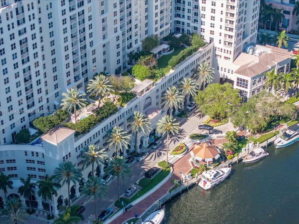 Recently Rented: $3,300 (2 beds, 2 baths, 1246 Square Feet)