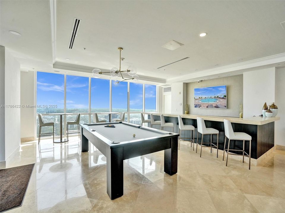 Recently Rented: $3,300 (2 beds, 2 baths, 1246 Square Feet)