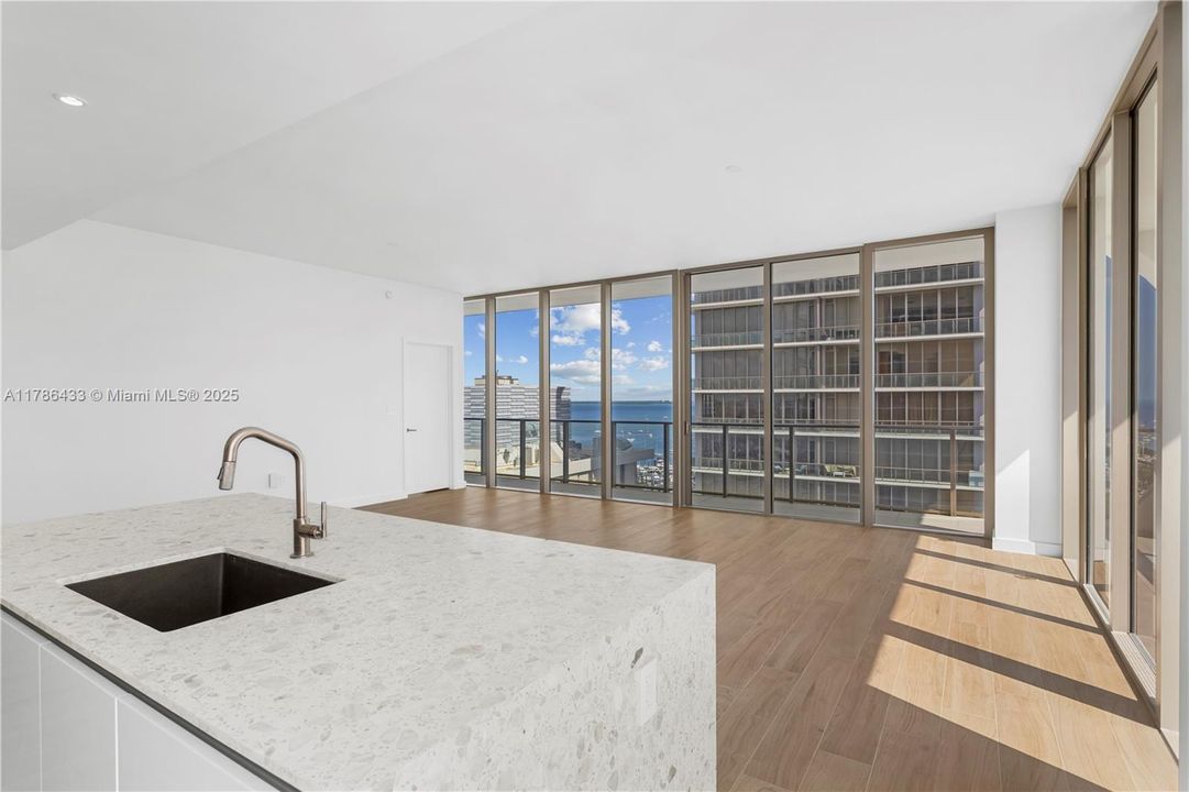 En Venta: $4,250,000 (3 camas, 3 baños, 1841 Pies cuadrados)
