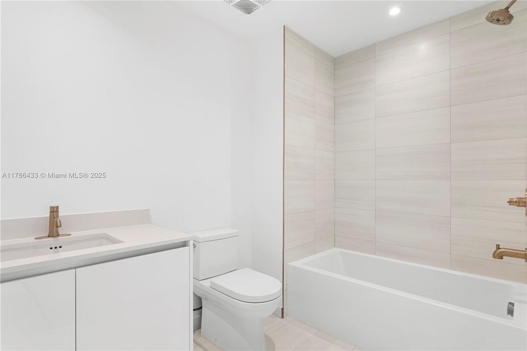 En Venta: $4,250,000 (3 camas, 3 baños, 1841 Pies cuadrados)