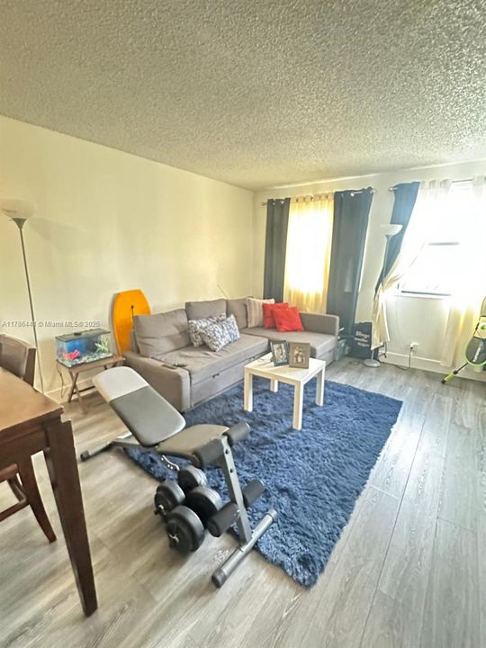 Recientemente alquilado: $2,500 (2 camas, 2 baños, 992 Pies cuadrados)