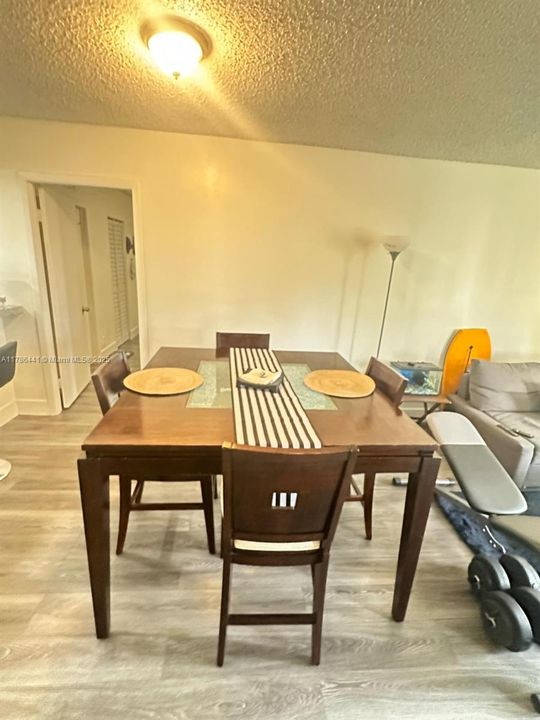 Recientemente alquilado: $2,500 (2 camas, 2 baños, 992 Pies cuadrados)