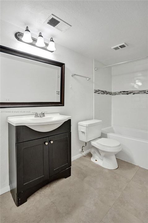 For Sale: $220,000 (1 beds, 1 baths, 805 Square Feet)