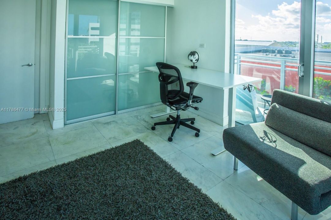 待售: $940,000 (2 贝兹, 2 浴室, 1376 平方英尺)