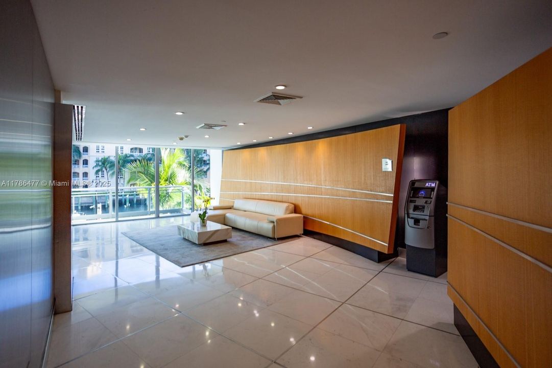 待售: $940,000 (2 贝兹, 2 浴室, 1376 平方英尺)