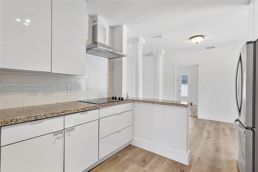 最近售出: $1,390,000 (3 贝兹, 2 浴室, 1186 平方英尺)