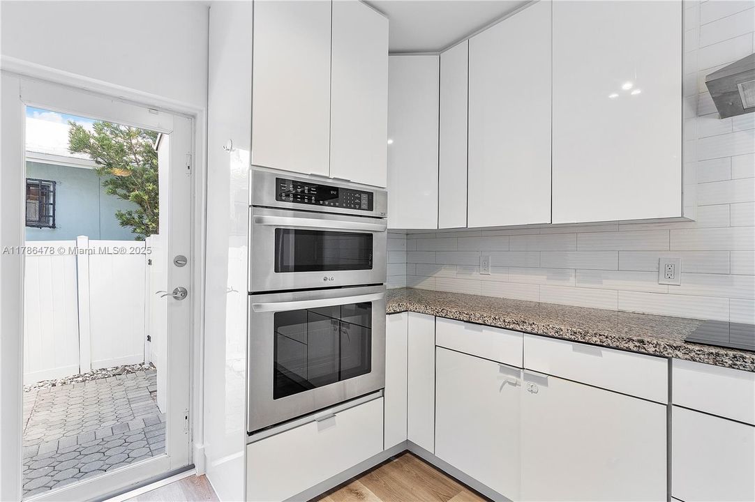 最近售出: $1,390,000 (3 贝兹, 2 浴室, 1186 平方英尺)