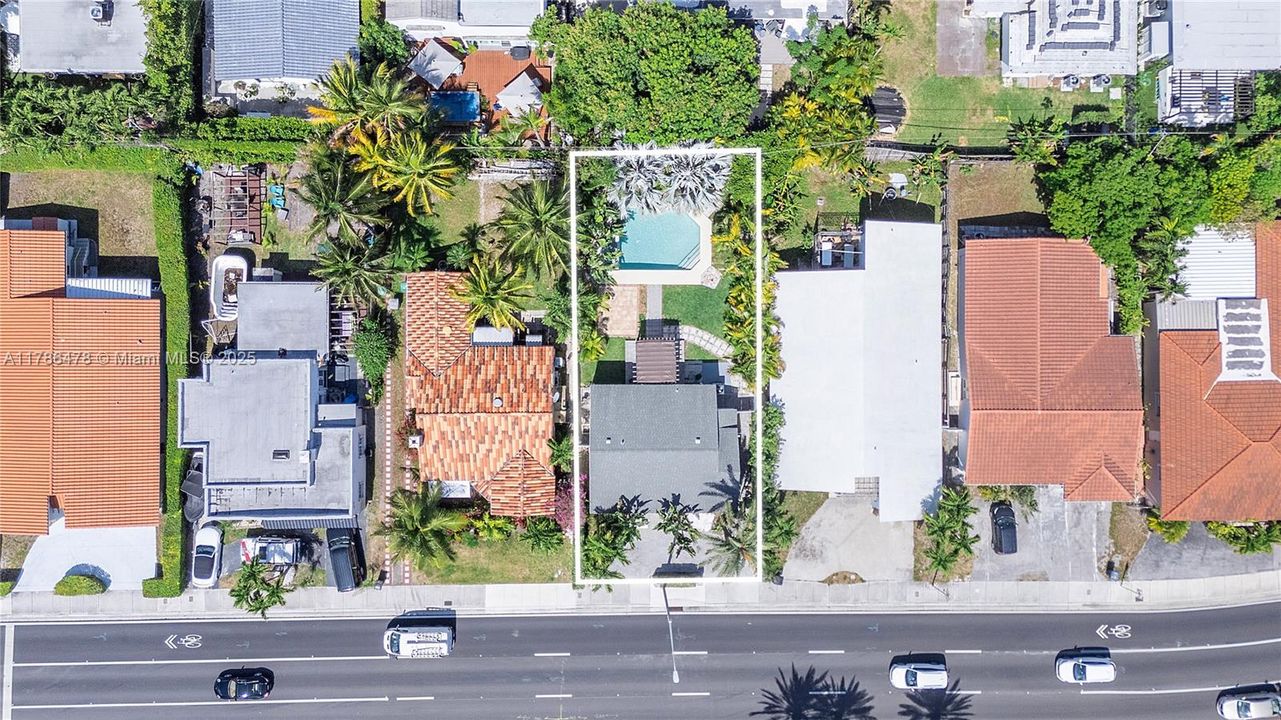 最近售出: $1,390,000 (3 贝兹, 2 浴室, 1186 平方英尺)