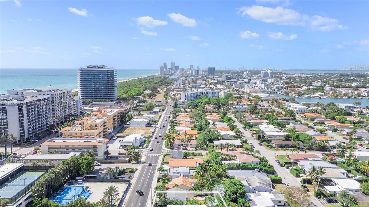 最近售出: $1,390,000 (3 贝兹, 2 浴室, 1186 平方英尺)