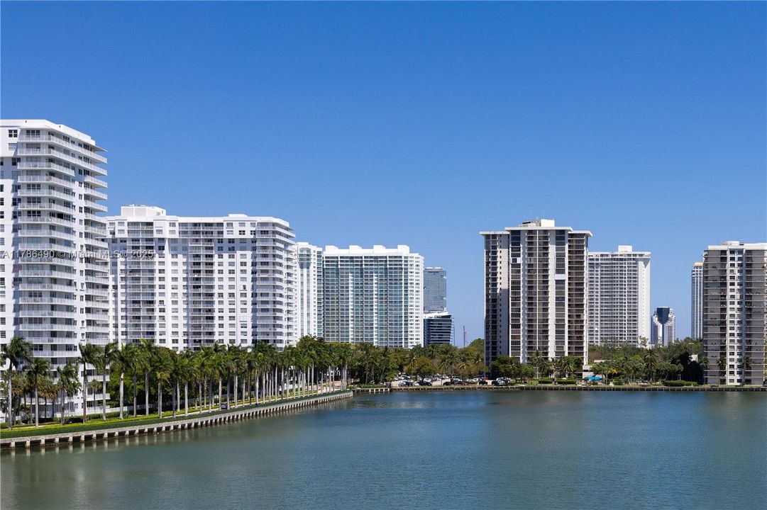 待售: $209,000 (2 贝兹, 2 浴室, 1268 平方英尺)