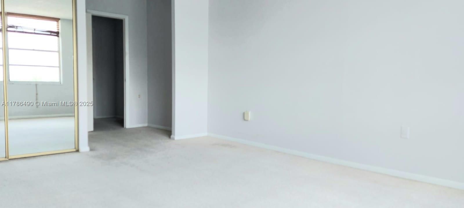 待售: $209,000 (2 贝兹, 2 浴室, 1268 平方英尺)