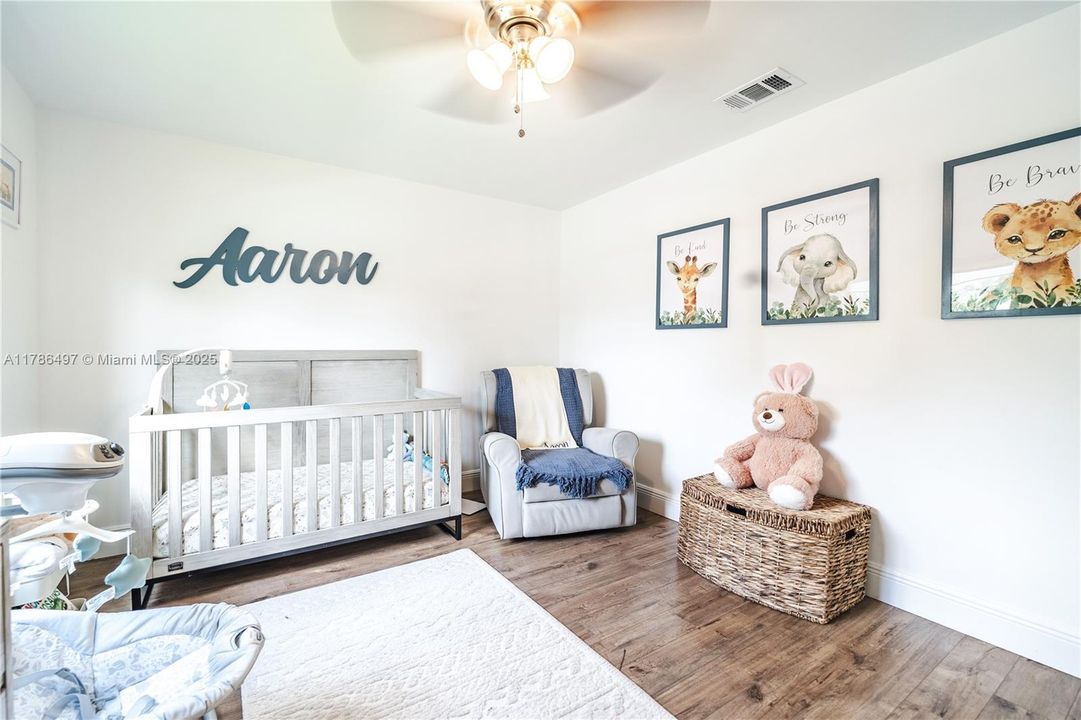 Recently Sold: $435,000 (3 beds, 2 baths, 1378 Square Feet)