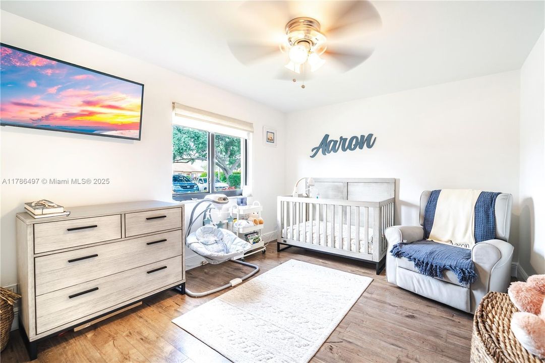 Recently Sold: $435,000 (3 beds, 2 baths, 1378 Square Feet)