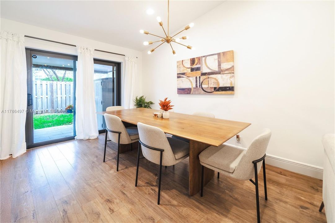 Recently Sold: $435,000 (3 beds, 2 baths, 1378 Square Feet)