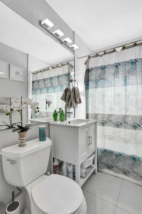 Recently Rented: $3,500 (3 beds, 2 baths, 1560 Square Feet)