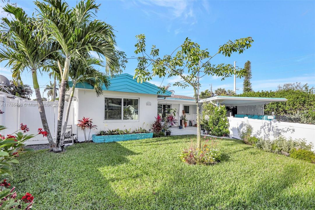 Recently Rented: $3,500 (3 beds, 2 baths, 1560 Square Feet)