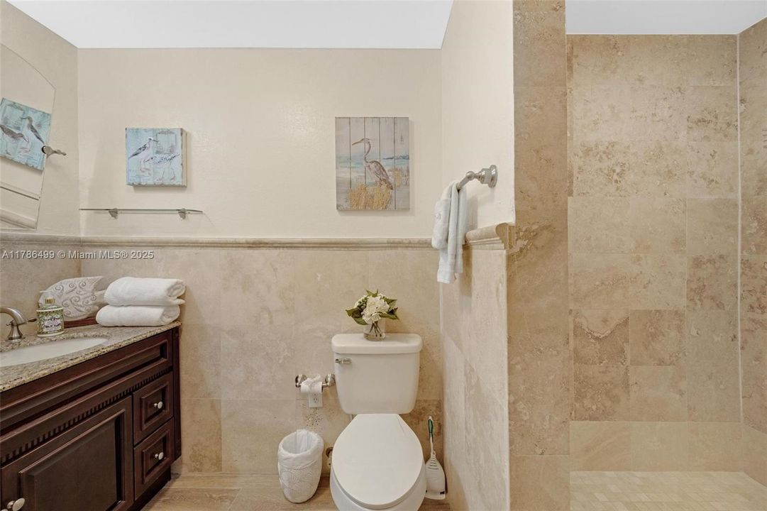 Recently Sold: $599,900 (2 beds, 3 baths, 1355 Square Feet)