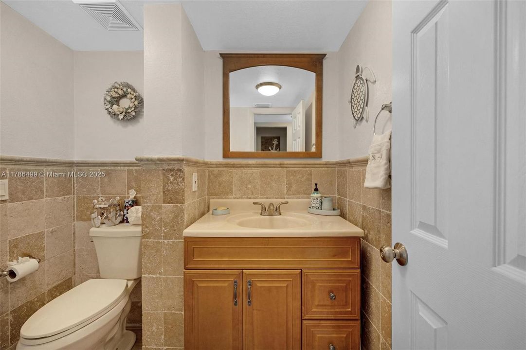 Recently Sold: $599,900 (2 beds, 3 baths, 1355 Square Feet)