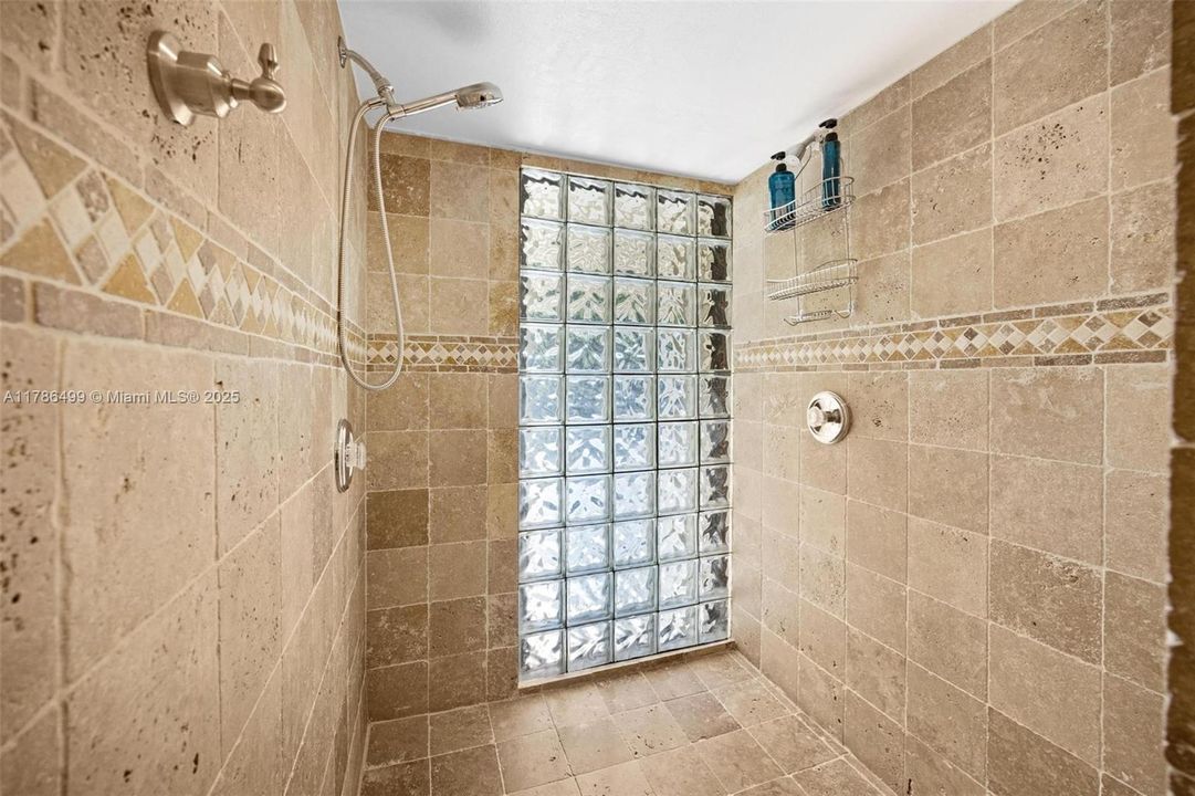 Recently Sold: $599,900 (2 beds, 3 baths, 1355 Square Feet)