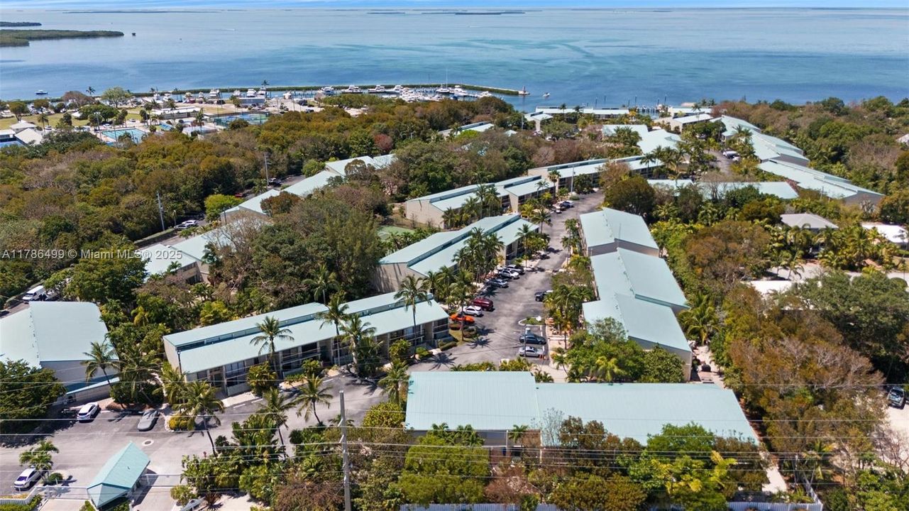 Recently Sold: $599,900 (2 beds, 3 baths, 1355 Square Feet)