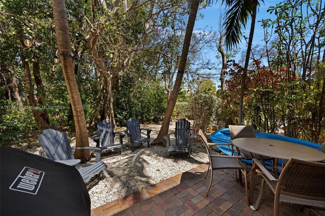 Recently Sold: $599,900 (2 beds, 3 baths, 1355 Square Feet)