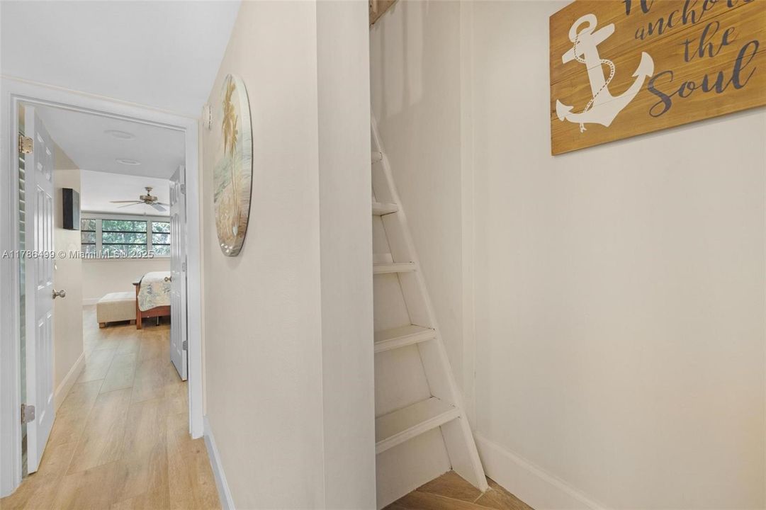 Recently Sold: $599,900 (2 beds, 3 baths, 1355 Square Feet)