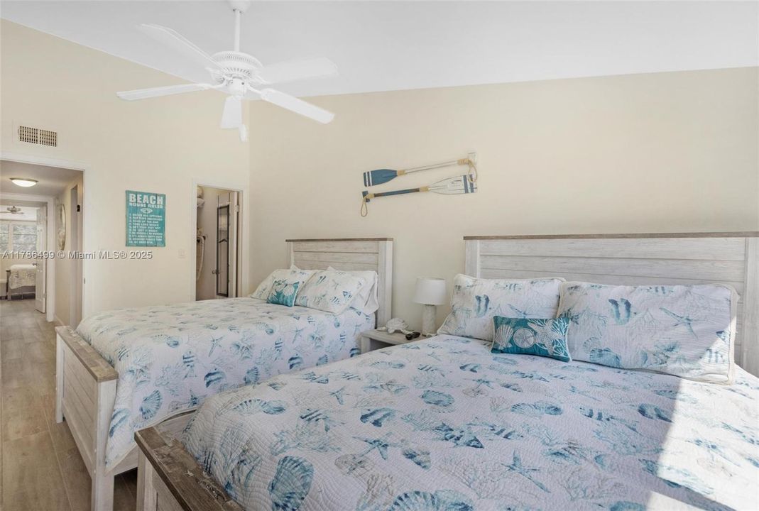 Recently Sold: $599,900 (2 beds, 3 baths, 1355 Square Feet)