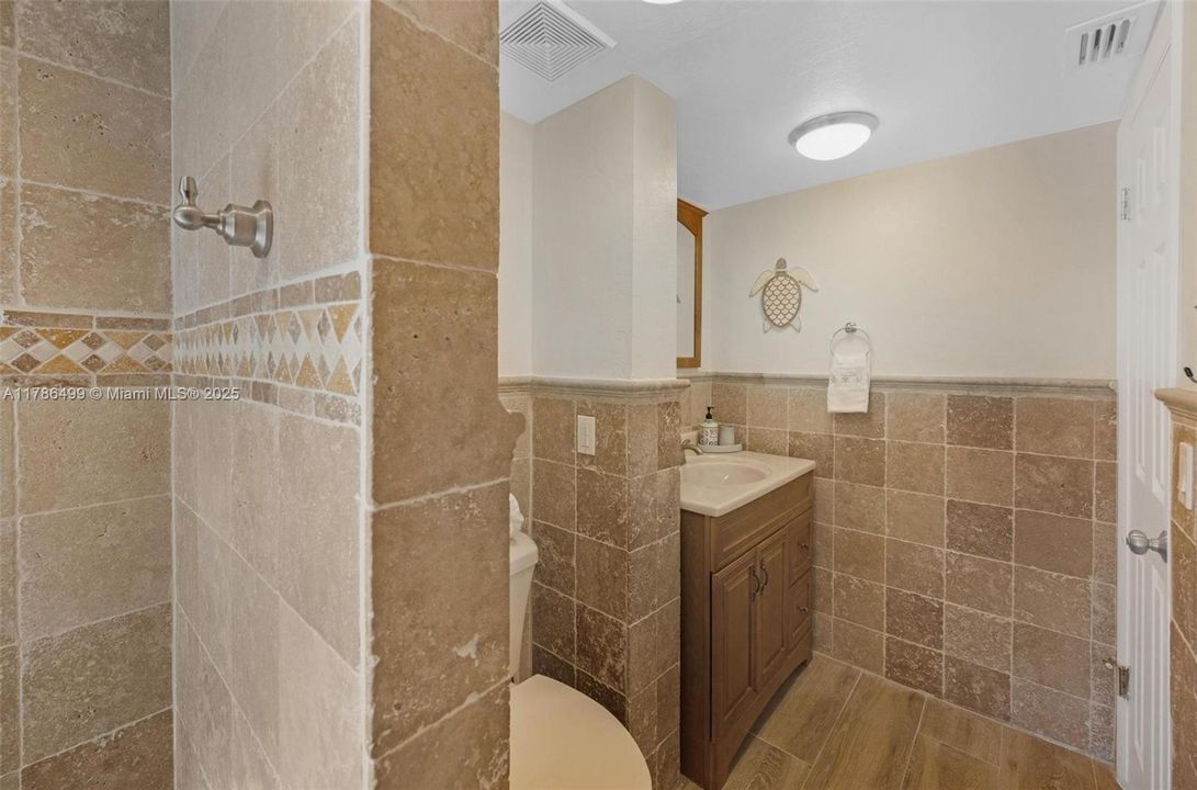 Recently Sold: $599,900 (2 beds, 3 baths, 1355 Square Feet)