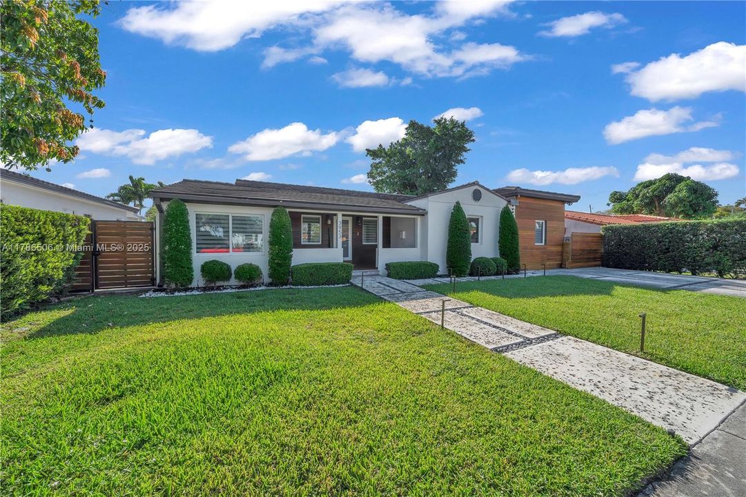 Recently Sold: $1,250,000 (3 beds, 2 baths, 2013 Square Feet)