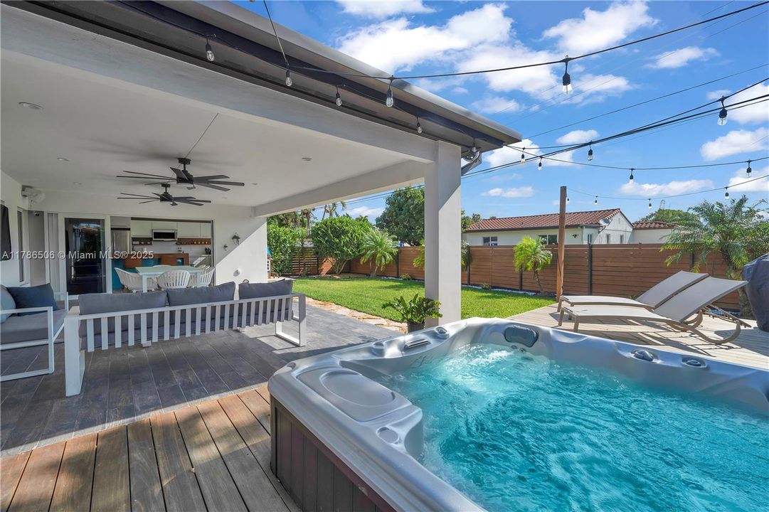 Recently Sold: $1,250,000 (3 beds, 2 baths, 2013 Square Feet)