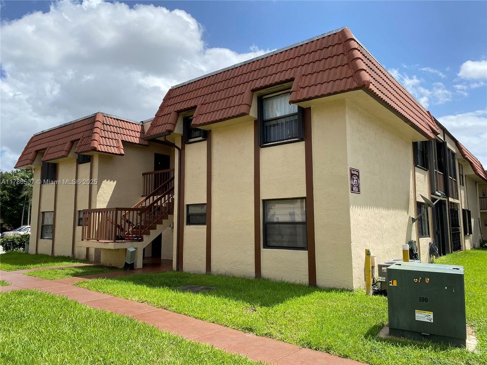 Recientemente alquilado: $2,250 (2 camas, 2 baños, 750 Pies cuadrados)