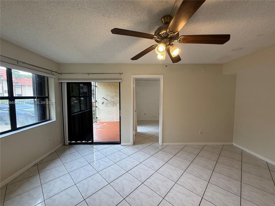 Recientemente alquilado: $2,250 (2 camas, 2 baños, 750 Pies cuadrados)