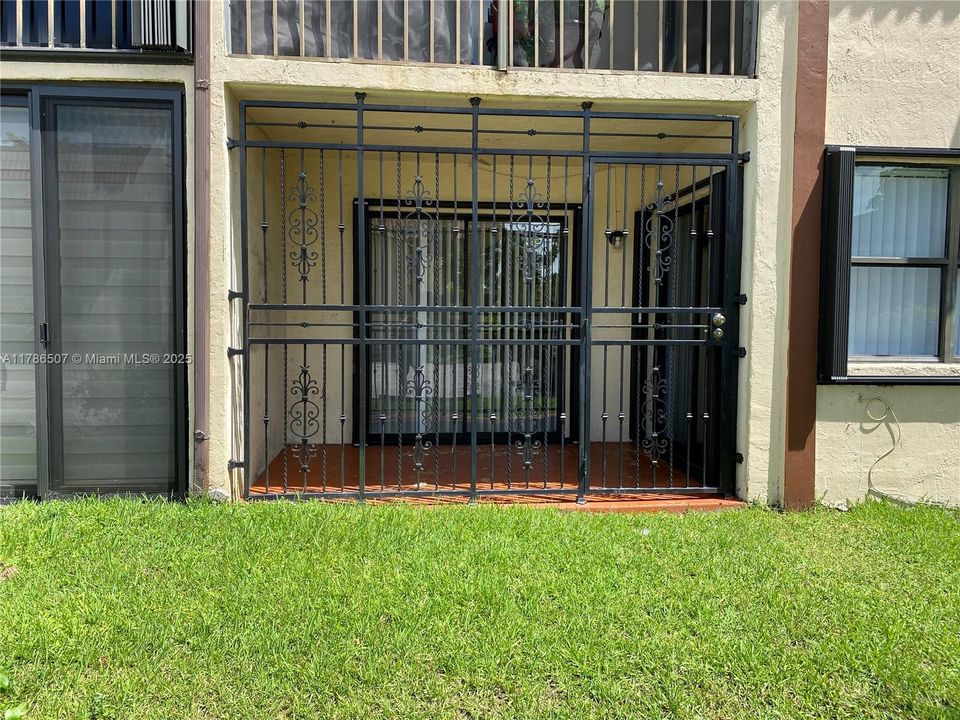 Recientemente alquilado: $2,250 (2 camas, 2 baños, 750 Pies cuadrados)