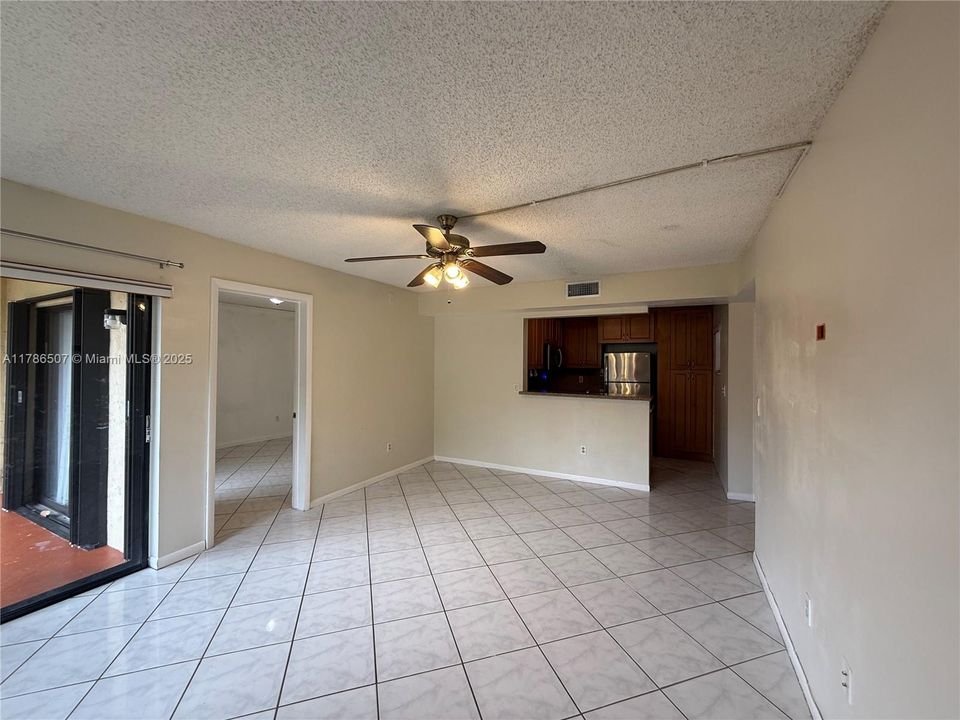 Recientemente alquilado: $2,250 (2 camas, 2 baños, 750 Pies cuadrados)