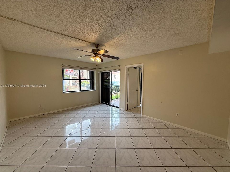 Recientemente alquilado: $2,250 (2 camas, 2 baños, 750 Pies cuadrados)