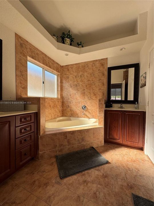 Recientemente alquilado: $3,700 (3 camas, 2 baños, 1748 Pies cuadrados)