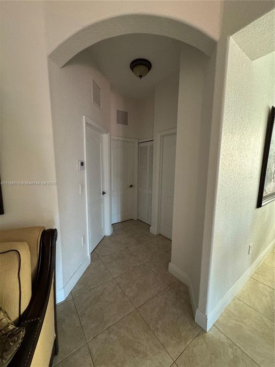 Recientemente alquilado: $3,700 (3 camas, 2 baños, 1748 Pies cuadrados)